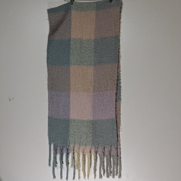 *3/$10* Pastel Checkered Chunky Scarf with Tassles Pink Baby Blue - Picture 1 of 4